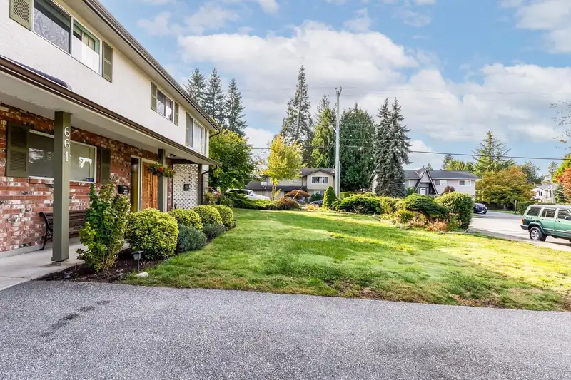 661 CYPRESS STREET - photo 4 of 26