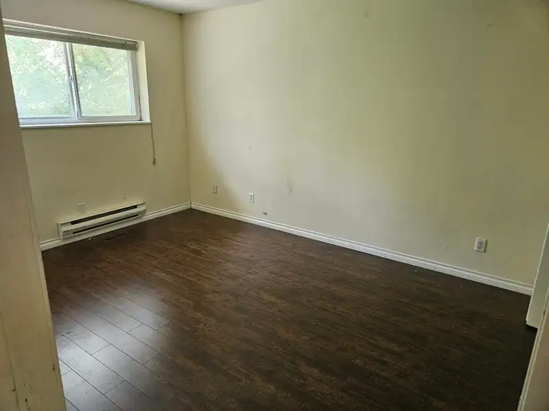9881 149 STREET - photo 3 of 9