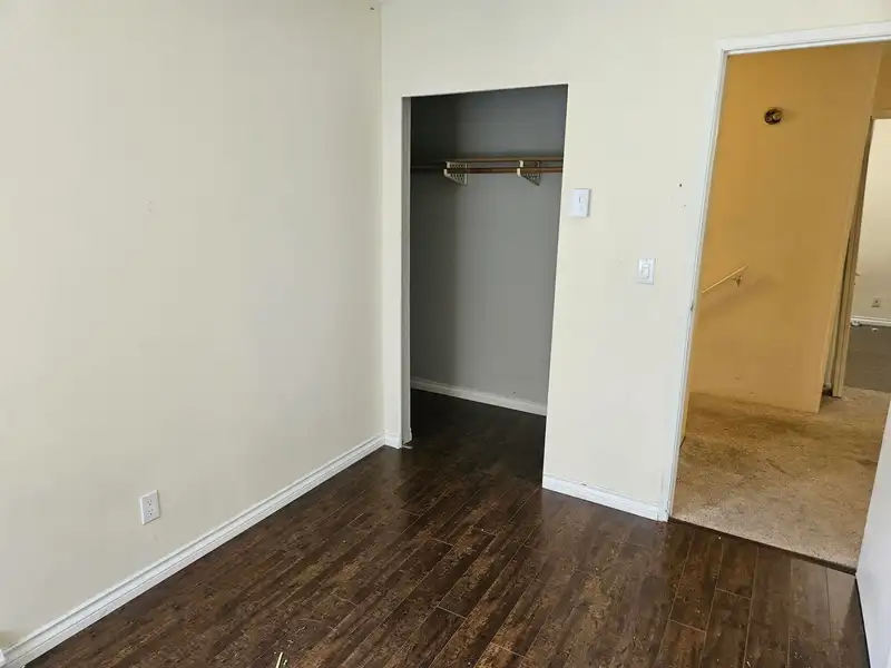 9881 149 STREET - photo 4 of 9