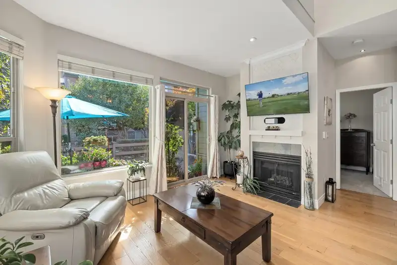 54 16655 64 AVENUE - photo 4 of 32