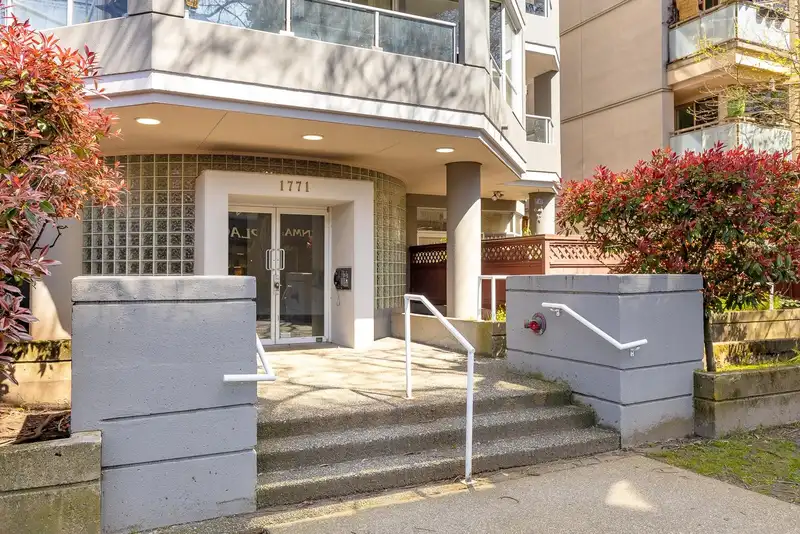 101 1771 NELSON STREET - photo 2 of 3
