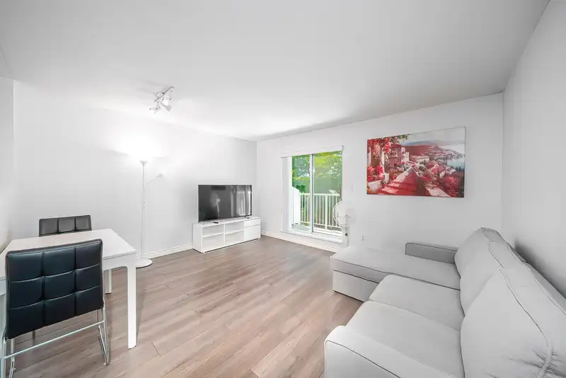 219 3051 AIREY DRIVE - photo 1 of 18