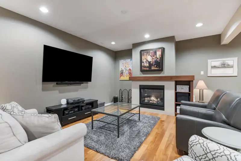 49 2603 162 STREET - photo 1 of 35
