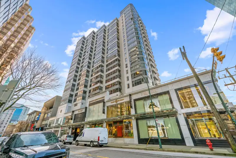 1006 1060 ALBERNI STREET - photo 1 of 40