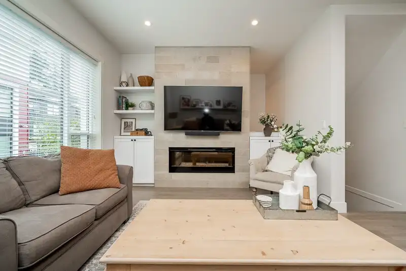 181 2277 OAK MEADOWS DRIVE - photo 3 of 40