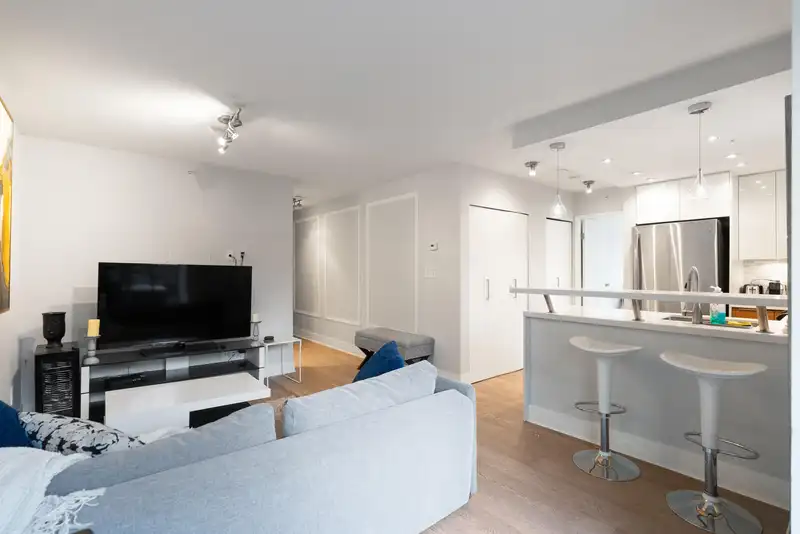 308 1008 CAMBIE STREET - photo 3 of 30