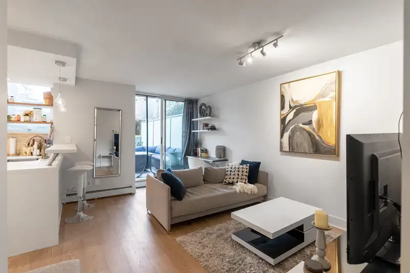 308 1008 CAMBIE STREET - photo 4 of 30