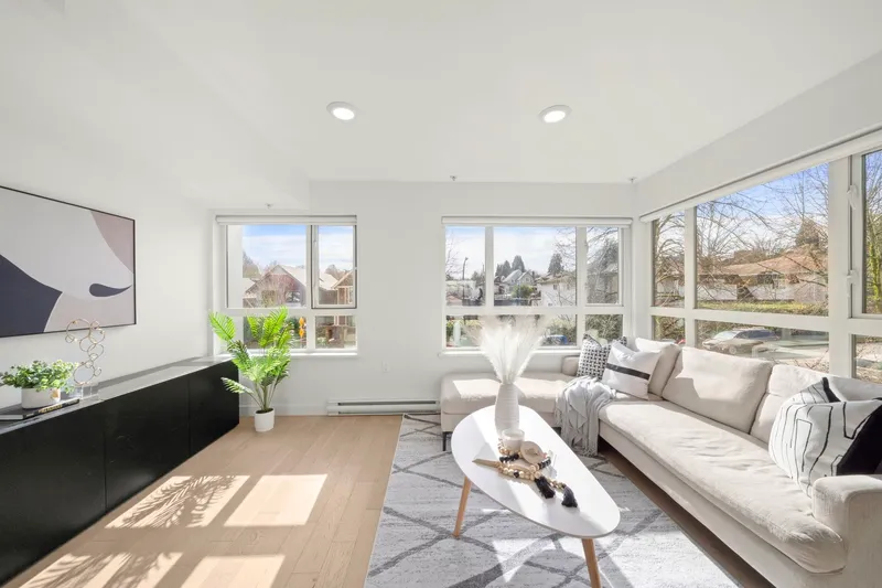 3 365 E 16TH AVENUE - photo 1 of 21