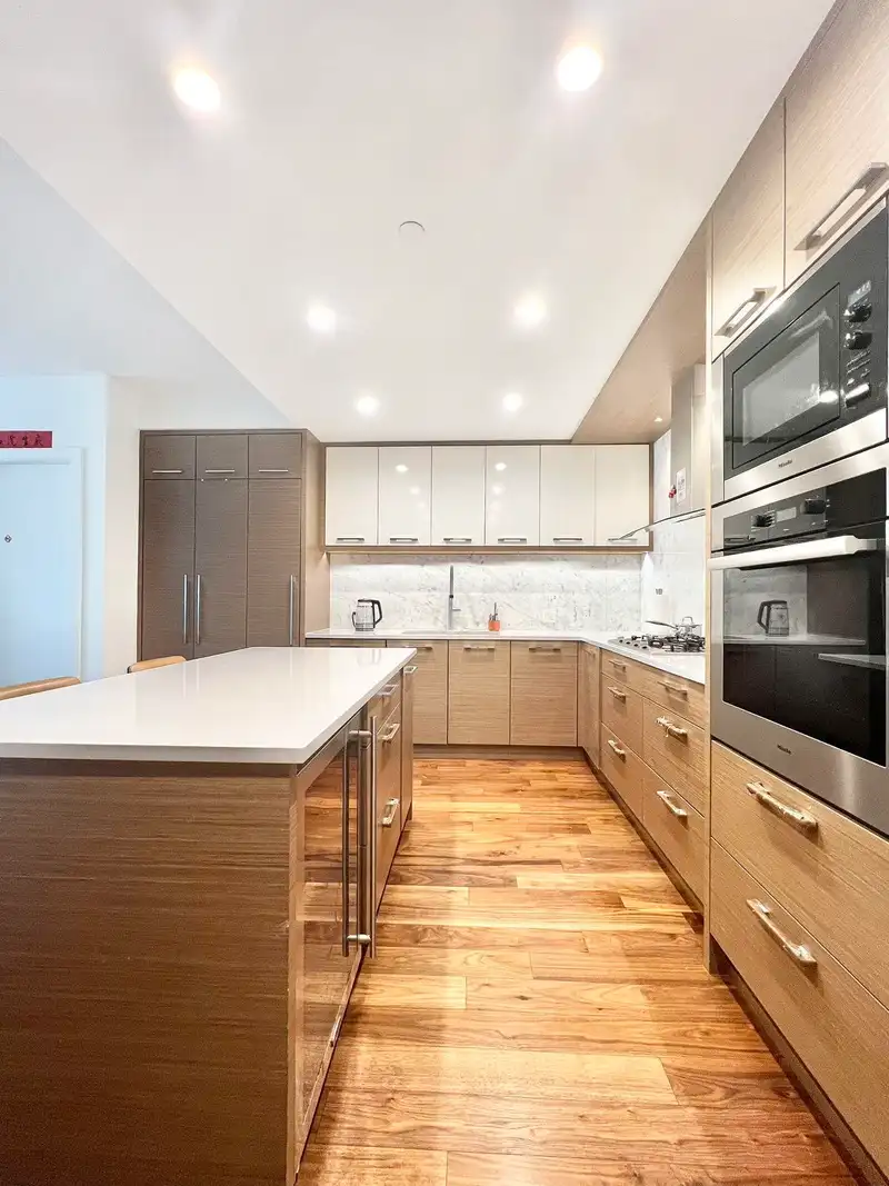1003 4360 BERESFORD STREET - photo 2 of 12