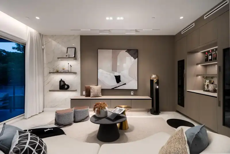 4007 W 19TH AVENUE - photo 1 of 32