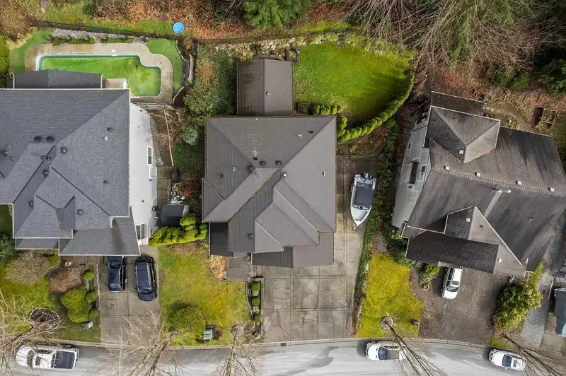 23462 133 AVENUE - photo 2 of 40