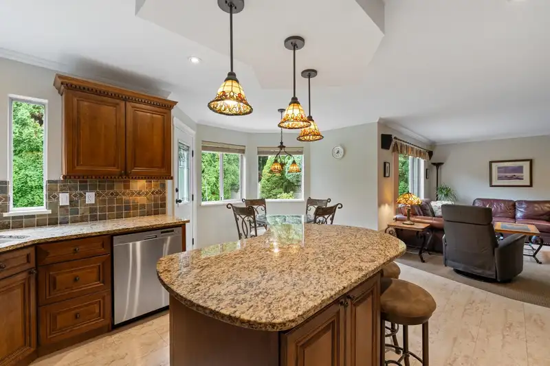 8030 153A STREET - photo 4 of 39