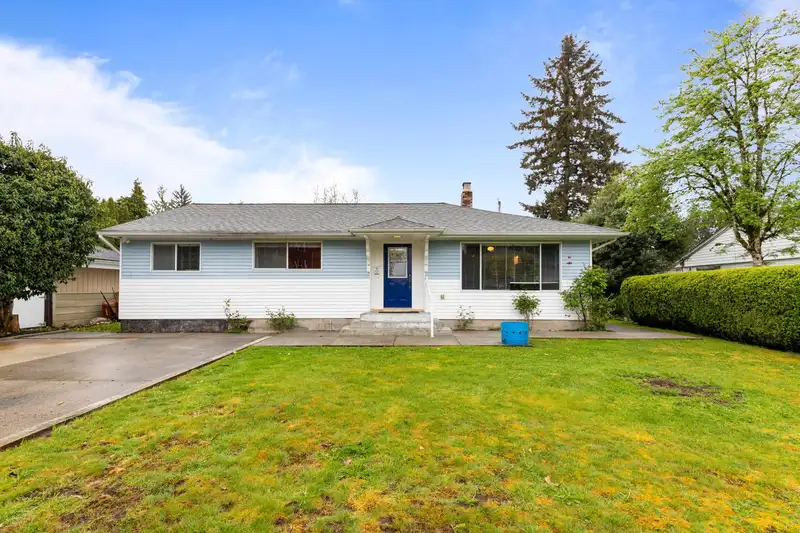 22128 119 AVENUE - photo 1 of 17