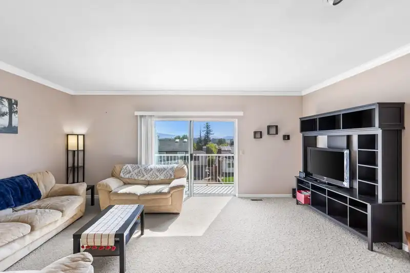 1145 FRASERVIEW STREET - photo 4 of 40