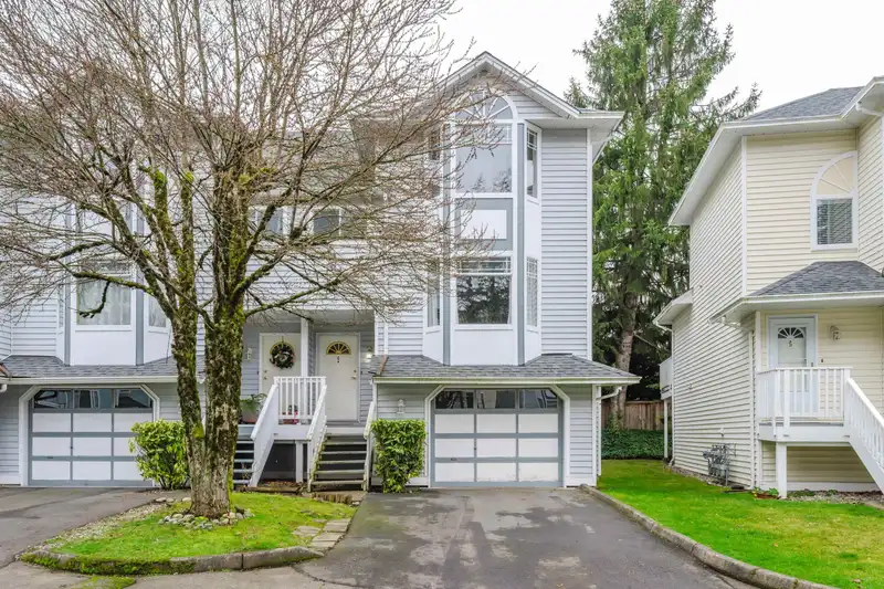 4 15550 89 AVENUE - photo 2 of 39