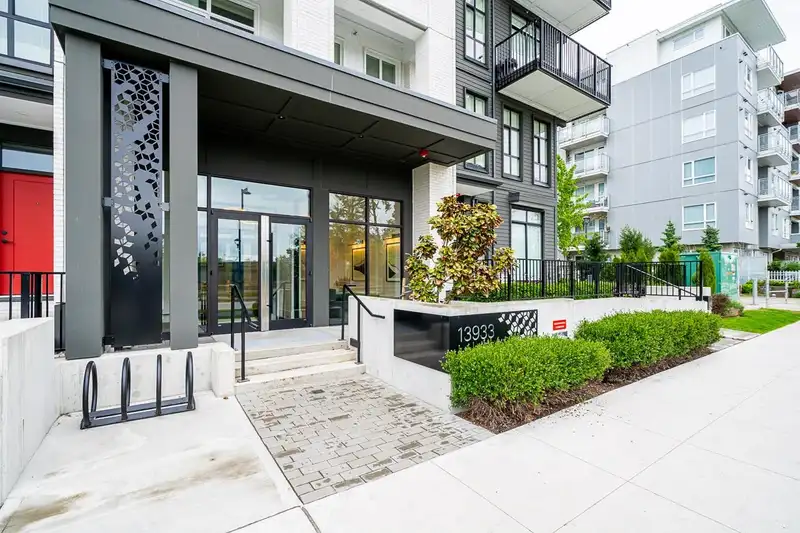 114 13933 105 BOULEVARD - photo 1 of 27