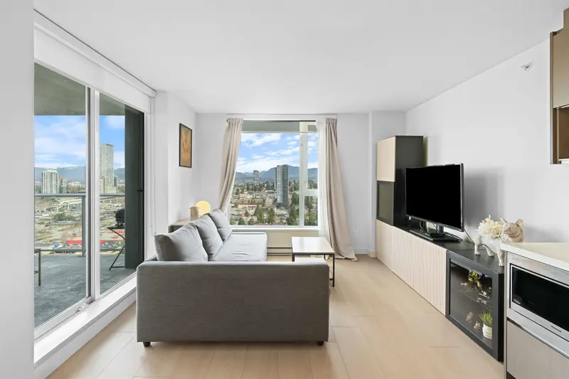 3209 13750 100 AVENUE - photo 1 of 25