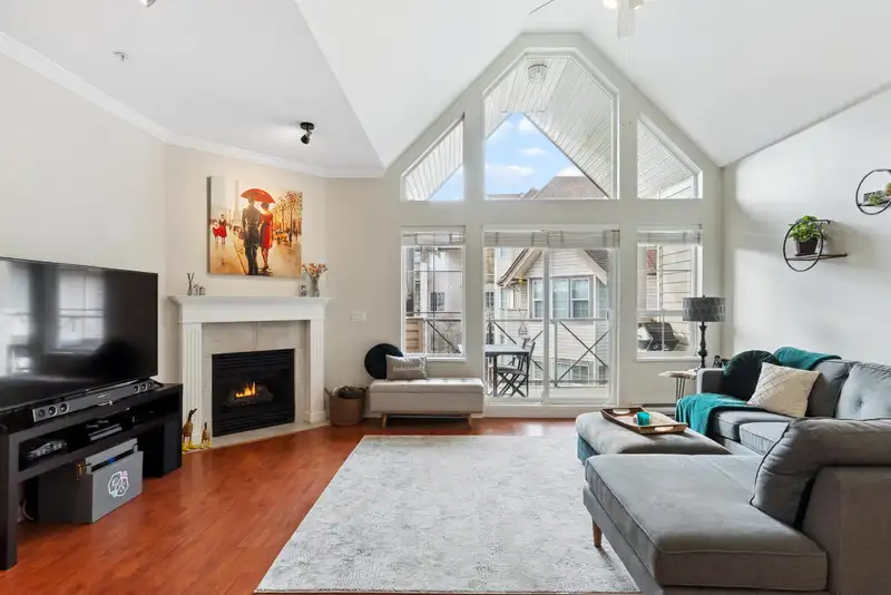 207 4747 54A STREET - photo 1 of 33