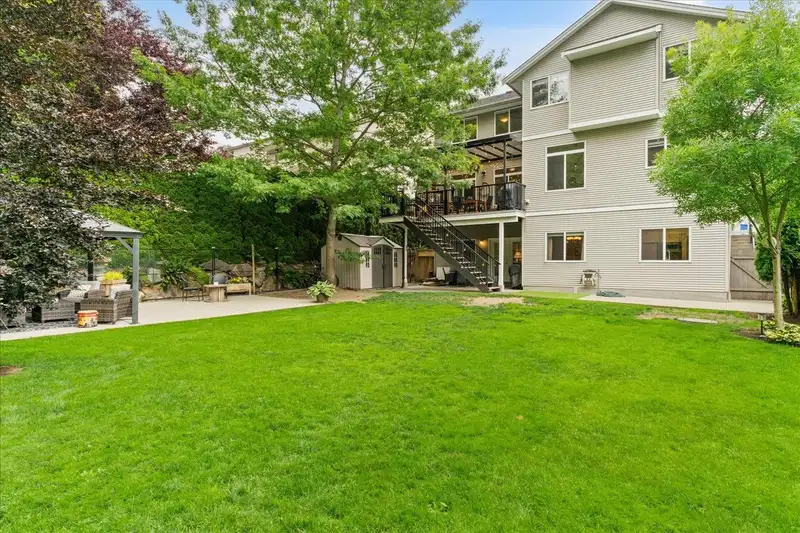 36295 WESTMINSTER DRIVE - photo 2 of 40