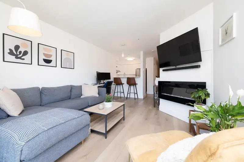 302 3505 W BROADWAY - photo 1 of 19