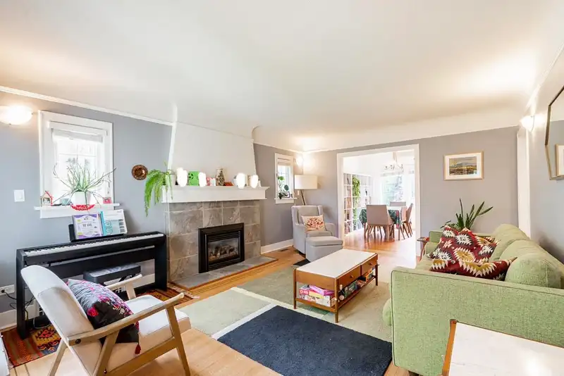 242 W 21ST AVENUE - photo 2 of 30