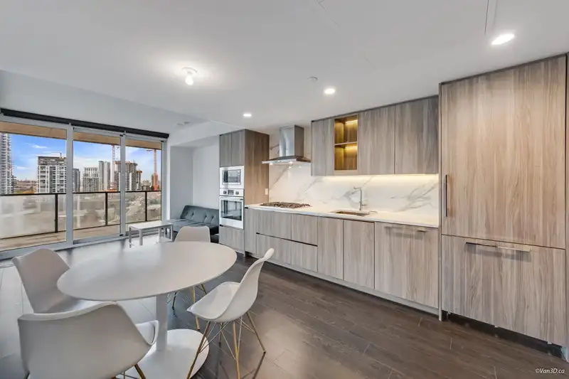 709 4880 LOUGHEED HIGHWAY - photo 2 of 39