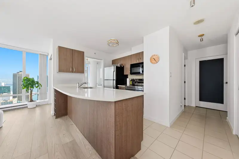 3007 610 GRANVILLE STREET - photo 3 of 21