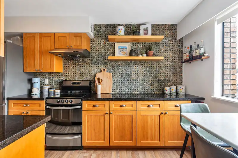 207 2080 MAPLE STREET - photo 1 of 22