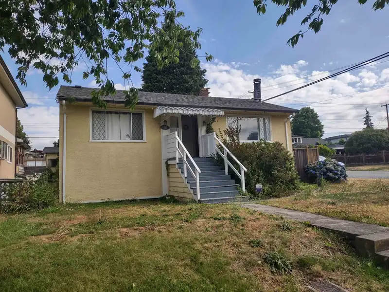 4195 WILLIAM STREET - photo 1 of 9