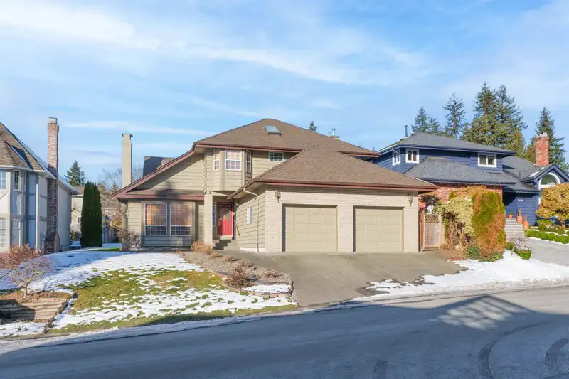 2492 BENDALE ROAD - photo 1 of 22