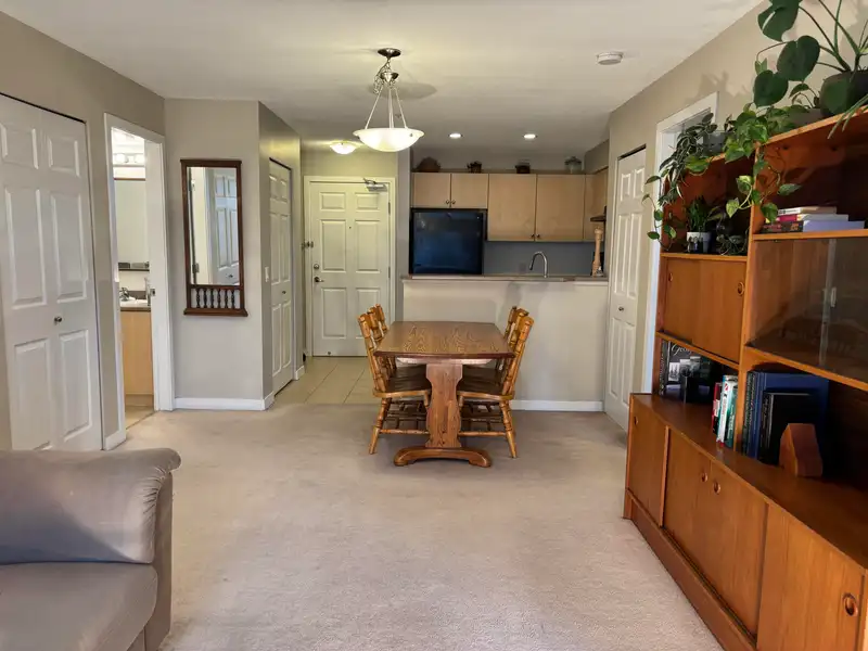 2210 244 SHERBROOKE STREET - photo 4 of 18