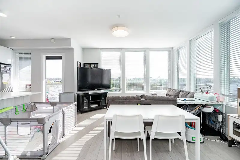 321 20360 LOGAN AVENUE - photo 4 of 19