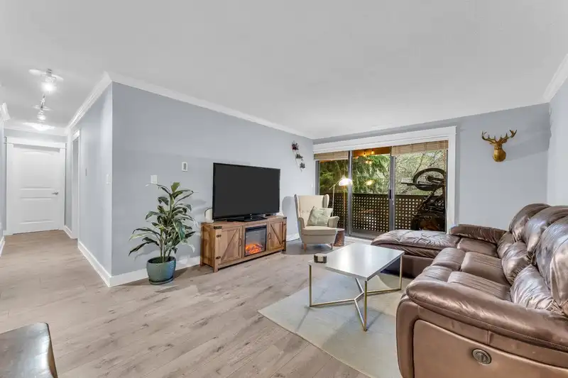 307 1210 PACIFIC STREET - photo 2 of 12