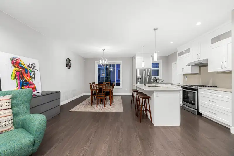 49 19501 74 AVENUE - photo 2 of 29