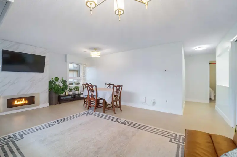 206 1340 DUCHESS AVENUE - photo 4 of 25