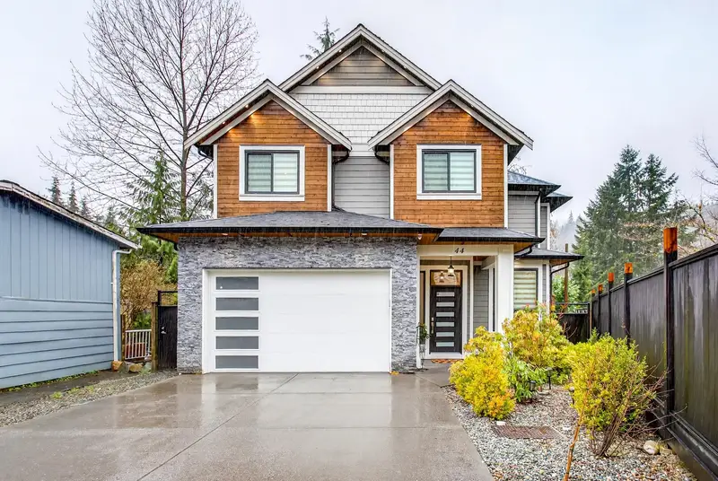 44 3295 SUNNYSIDE ROAD - photo 2 of 25