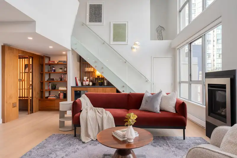 608 1238 RICHARDS STREET - photo 1 of 40