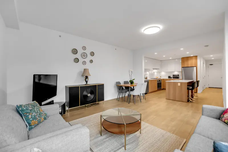 303 715 W 15 STREET - photo 2 of 14