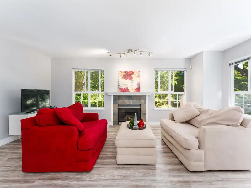 22 241 PARKSIDE DRIVE - photo 4 of 34
