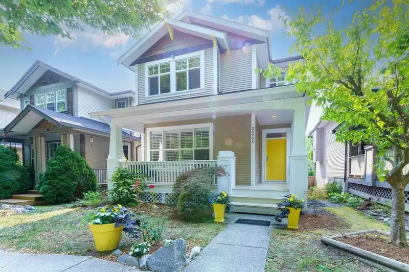24254 103 AVENUE - photo 1 of 40