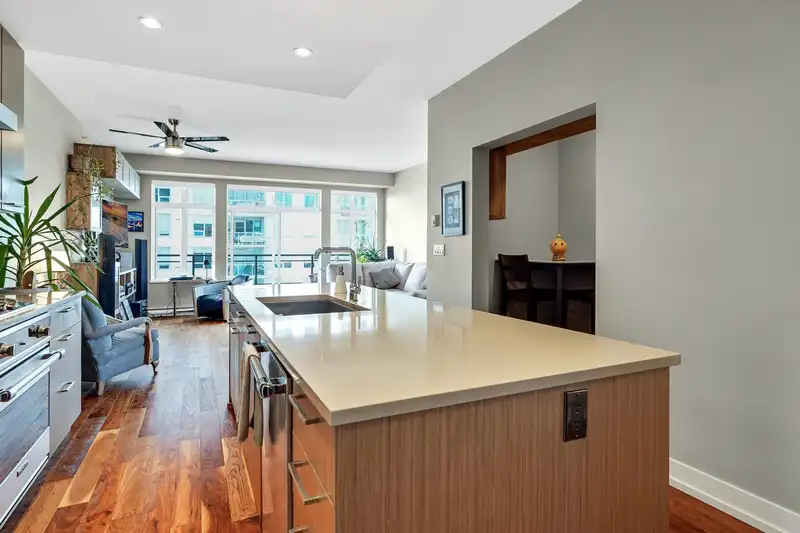 507 1420 JOHNSTON ROAD - photo 4 of 40