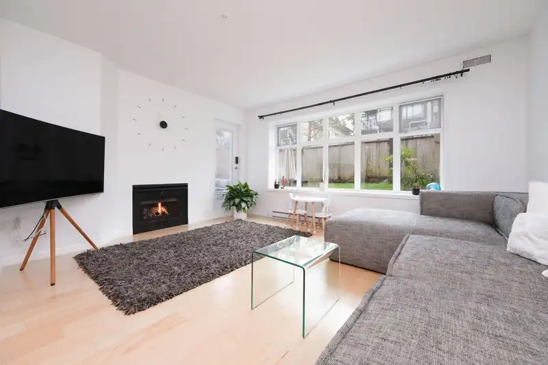 103 788 W 14TH AVENUE - photo 1 of 29