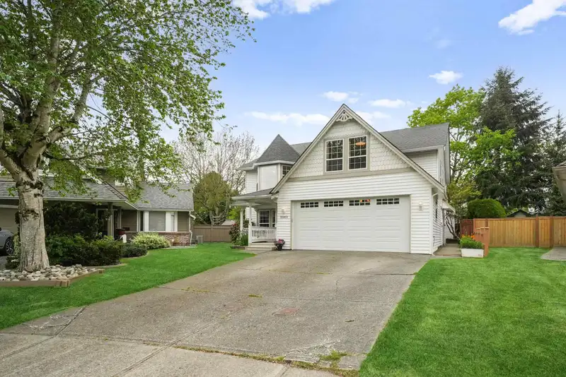 21831 44A AVENUE - photo 2 of 40