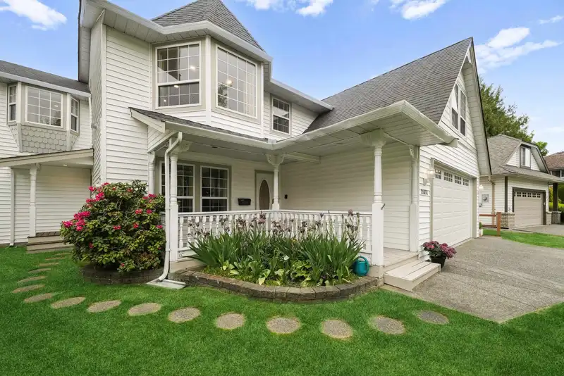 21831 44A AVENUE - photo 3 of 40