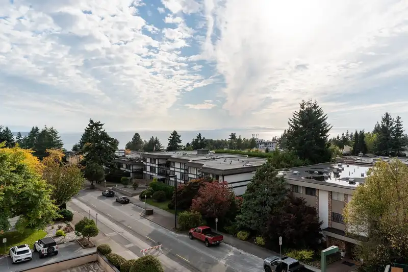 405 1480 FOSTER STREET - photo 1 of 18