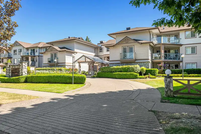 215 22150 48 AVENUE - photo 1 of 34