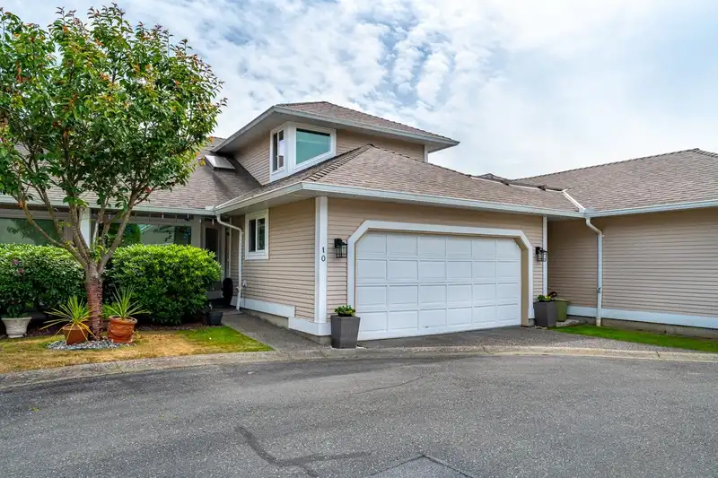 10 11965 84A AVENUE - photo 1 of 40