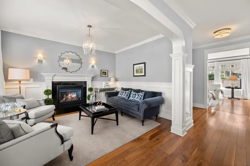 14860 34 AVENUE - photo 3 of 25