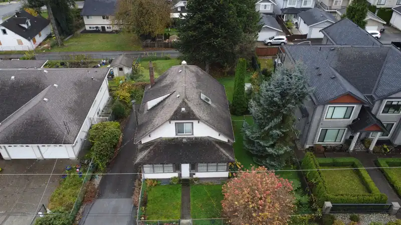 1020 DELESTRE AVENUE - photo 1 of 5