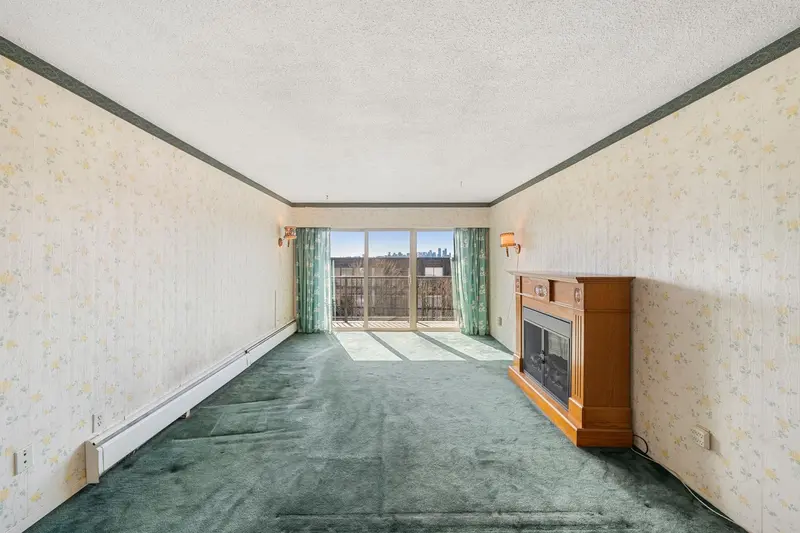 201 225 W 3RD STREET - photo 2 of 25